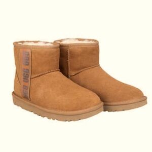 UGG Classic Mini Side Logo II boots